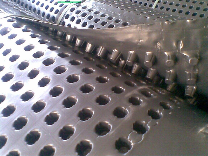 地下車庫排水板